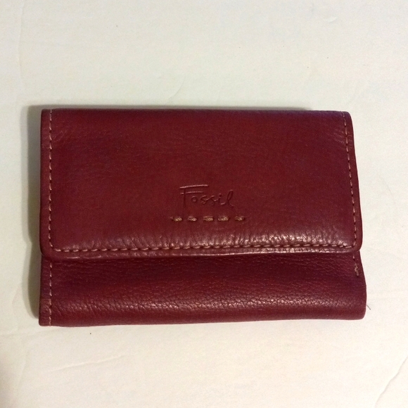 FOSSIL Burgundy Bi-Fold Wallet & Card Holder / Genuine Leather / Unisex - Picture 1 of 10